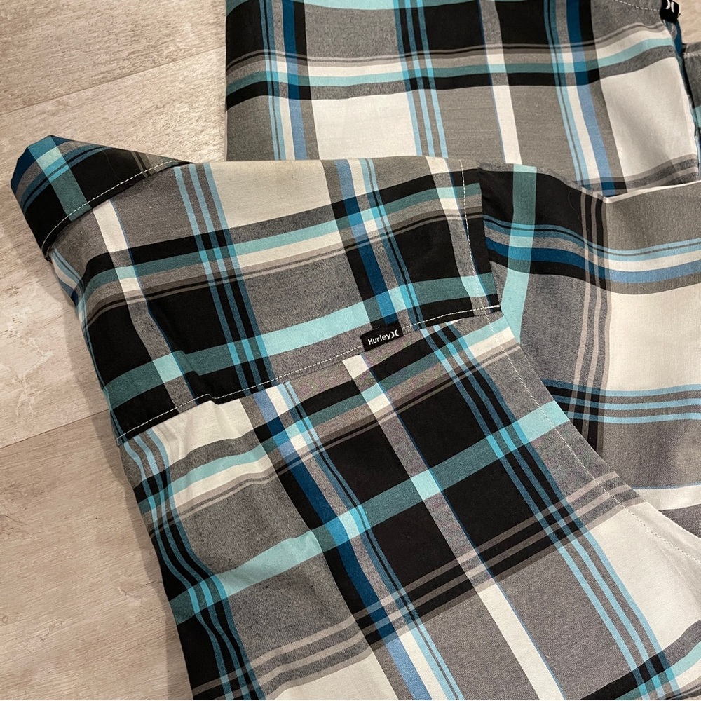 Hurley button down - Picture 2 of 4